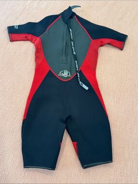 Body Glove Junior size 14 Wetsuit red / Black
